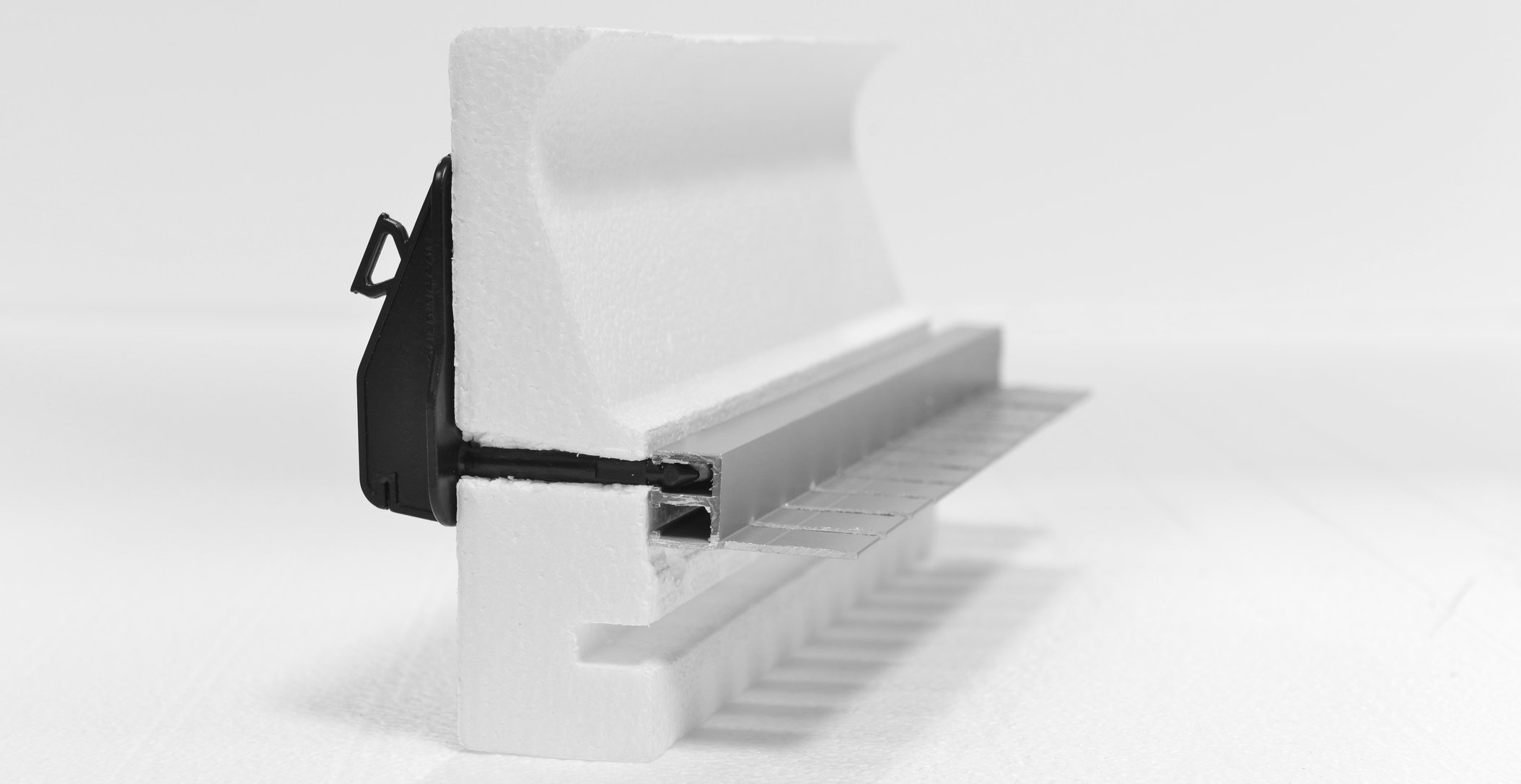 Comparing The Best Foam Form Options for Poured Concrete Coping