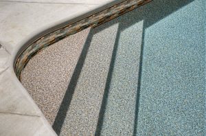 choosing a pool liner