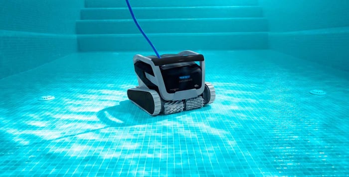 How To Vacuum a Swimming Pool